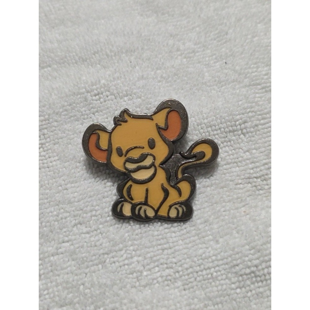 Disney Store Disneyana Pin Simba The Lion King 2015 Metal Enamel Chibi Cute